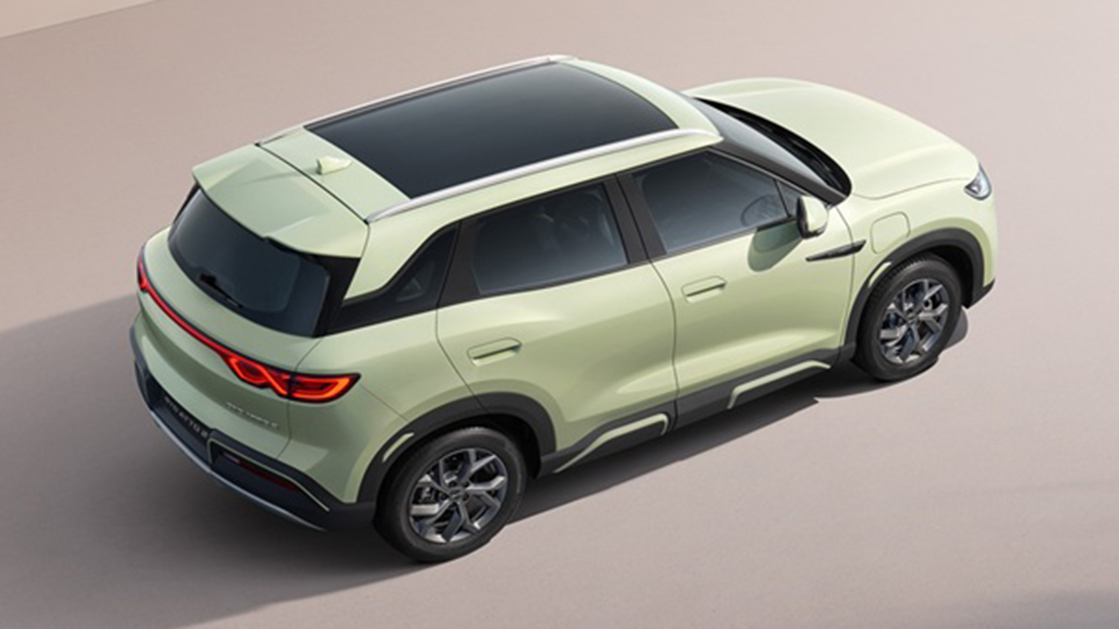 Ευρωπαϊκό ντεμπούτο για το ΒYD Atto 2 με 177 άλογα 